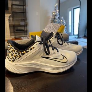 NIKE Womens Running Shoe